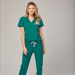 FIGS Green Technical Collection Scrubs 🩺